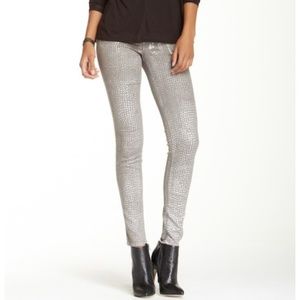 True Religion EUC Skinny Jeans 24